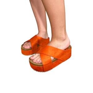 NEW MAKERS women's nina cross platform sandal in orange